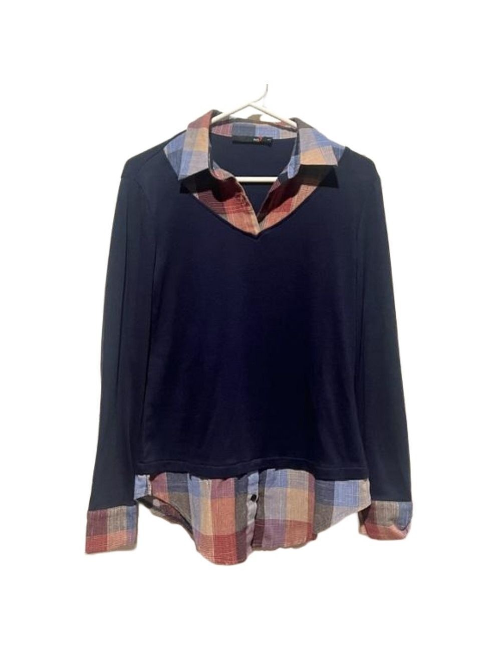 DJT Size Small long sleeved Women’s sweater shirt. P2P 17” Length 29”
